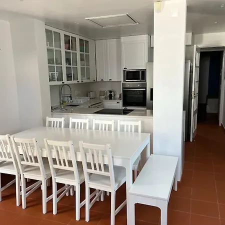 Com 5 Quartos A 5 Min E Do Centro *