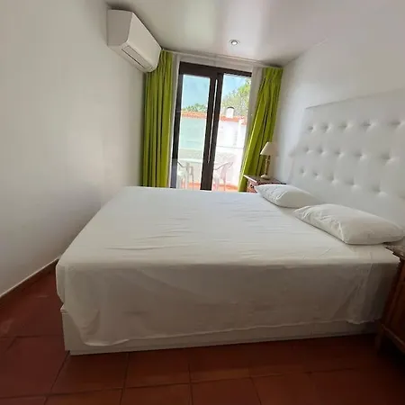 Com 5 Quartos A 5 Min E Do Centro בית נופש מונטה גורדו