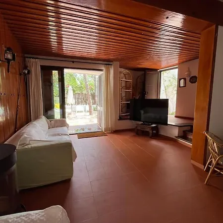 Com 5 Quartos A 5 Min E Do Centro * Monte Gordo