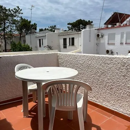 Com 5 Quartos A 5 Min E Do Centro Monte Gordo